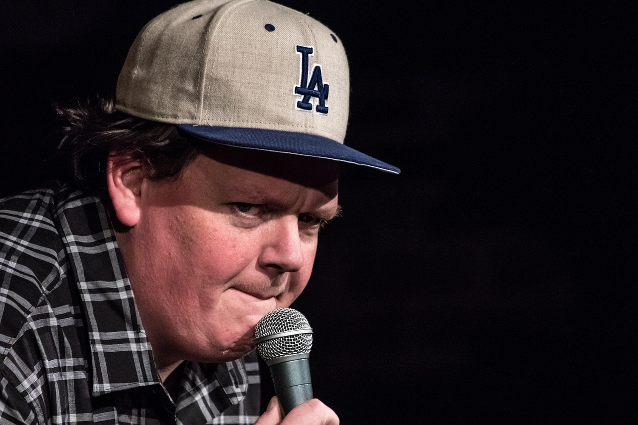 Diferențe între glumele amuzante și umorul situațional